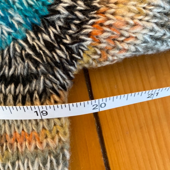 Colorful Lightweight Knit Cardigan with Pockets I Women's (M) - Picture 10 of 11